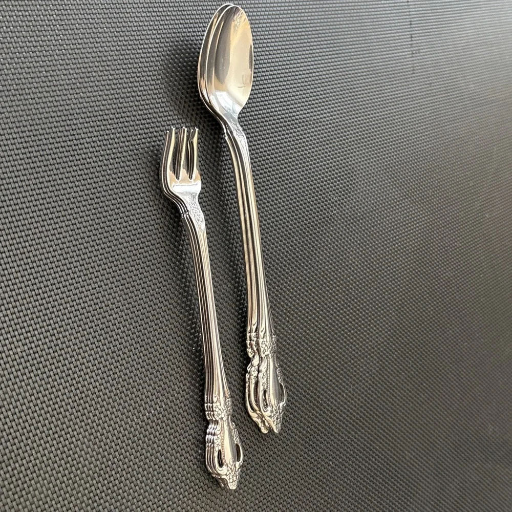 Oneida Distinction Deluxe Chateau Stainless Teaspoons Seafood Forks Lot 7